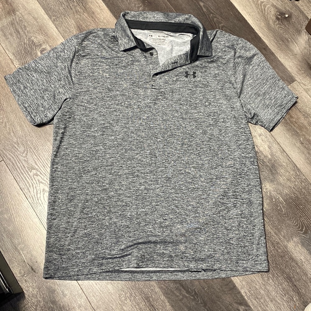 Men’s Under Armour shirt